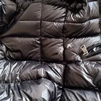 Yüksek Fiyatlı Şişme Montun Kısa Sürede Yırtılması Ve Tüy Kaçırması