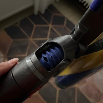 Garanti Kapsamındaki Dyson V15 Süpürgemin Borusundaki Delik Reddedildi