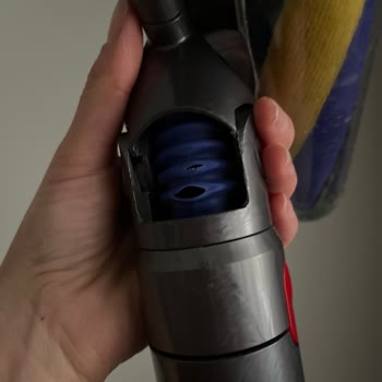 Garanti Kapsamındaki Dyson V15 Süpürgemin Borusundaki Delik Reddedildi