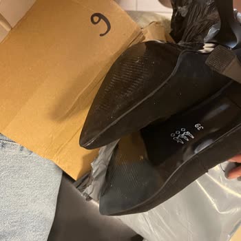 Boyası Akıp Koyu Renkleşen Çizme Ve İade Reddi