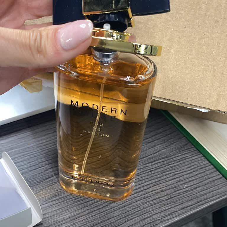 Kırık Parfüm Şişesi Ve Kısa Kalıcılık Nedeniyle Tam İade Talebi