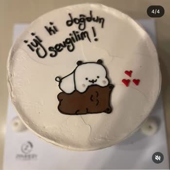 Doğum Pastasındaki Görsel Fark Ve Saygısız Tutum