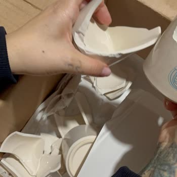 Kırık Gelen Kupalar Ve Cevapsız Müşteri Desteği