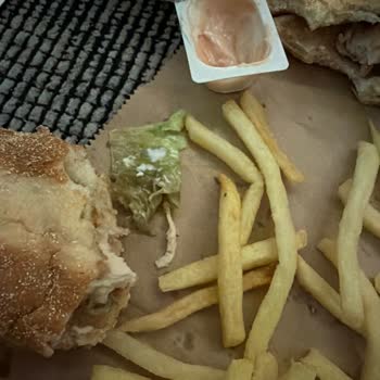 Popeyes Marmaris’te Bozulmuş Marulla Gelen Doyuran Kova!