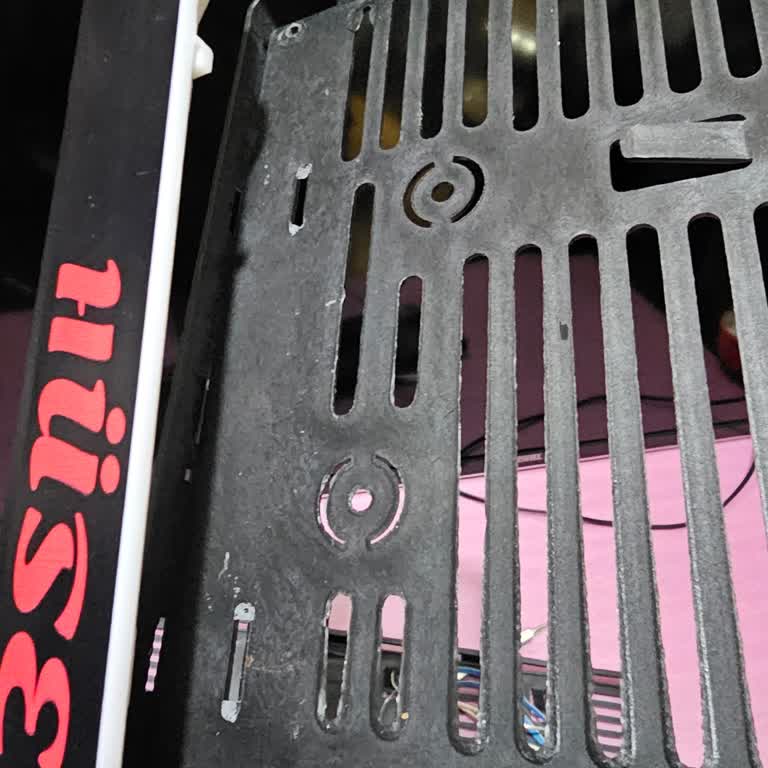 Ürün Kabartmalı Olması Gereken Yerine UV Baskılı Ve Kırık Gönderildi, İade Talep Ediyorum