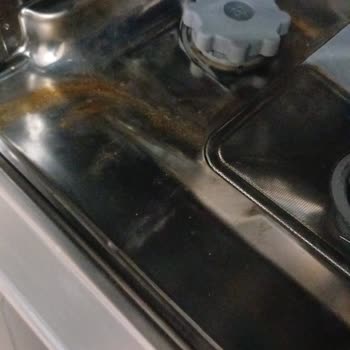 Paslanan Vestel Bulaşık Makinesi Kapak Açıyor, Ücretsiz Değişim Talebi