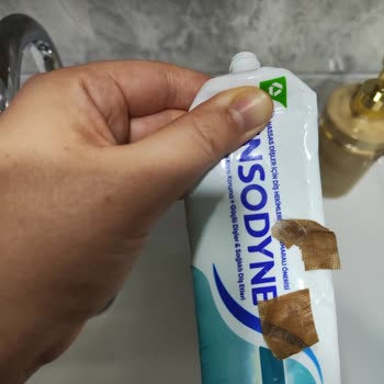 Sensodyne Diş Macununda Yabancı Madde Çıktı Ve Diş Etinde Yara Oluştu