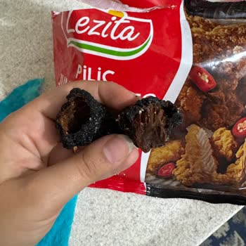 Lezita Acılı Çıtır Tavuk Ürünün İçinde Yabancı Madde Bulundu!