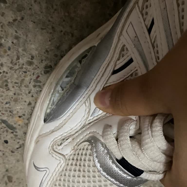 Stradivarius Fiş Olmadan 2 Yıllık Garanti Kapsamında Tabanı Açılan Ayakkabı İade Reddedildi