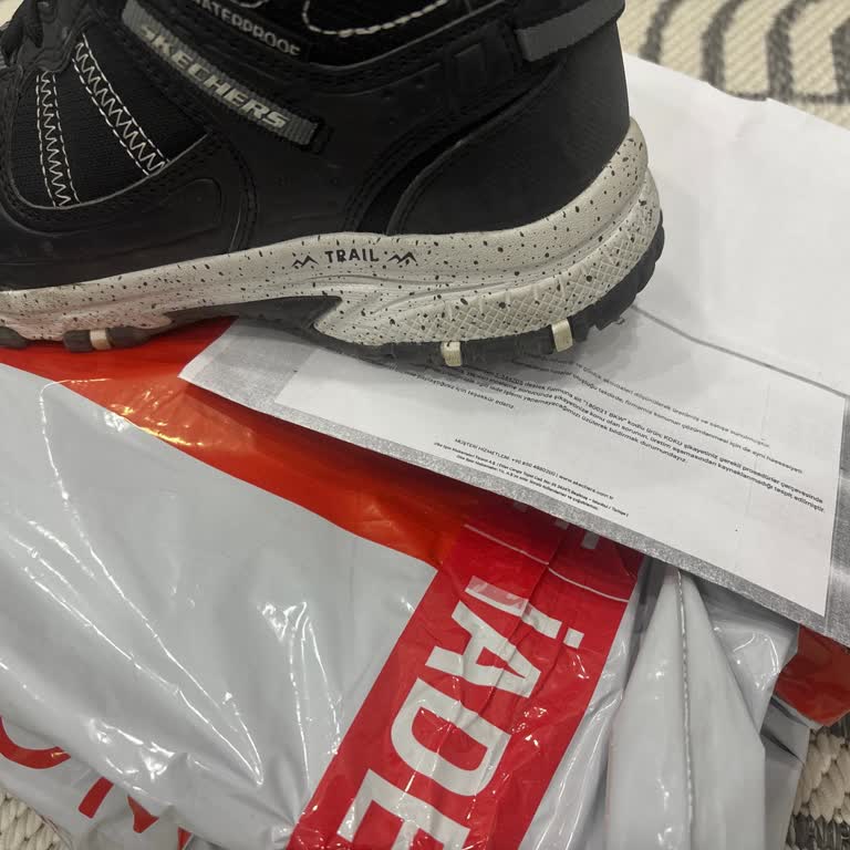 Sakarya Boyner Mağazasında Skechers Botta Sürekli Kötü Koku, İade Talebi