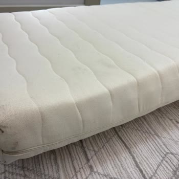 Yataş'tan Gelen Kirli Ve Lekeli Yatak İçin İade Talebi