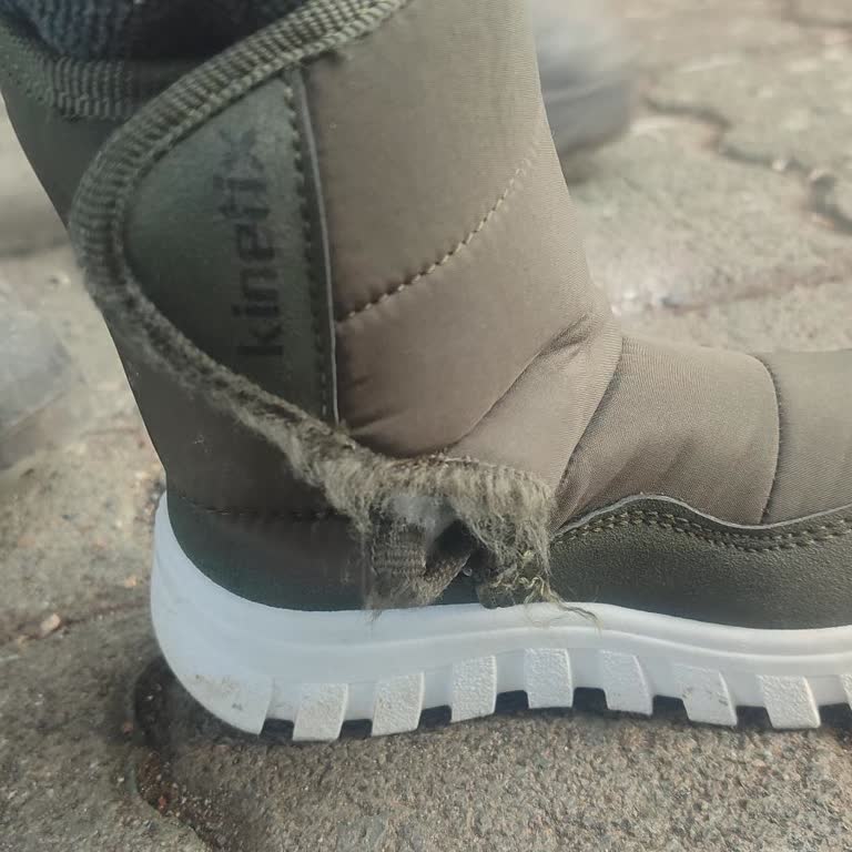 Yan Açık Çizmeler İçin Değişim Talebi Ve Müşteri Hizmetlerinden Çözüm Beklentisi