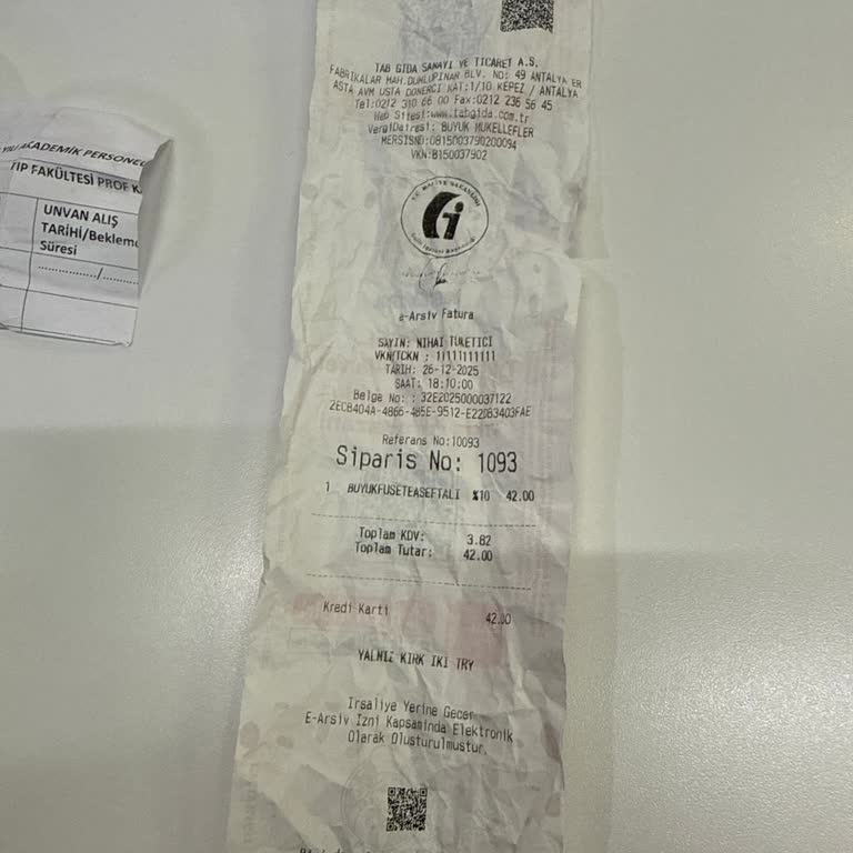 Personelin İlgisiz Tutumu Müşteriyi Bekletti Ve Buz İsteğini Reddetti