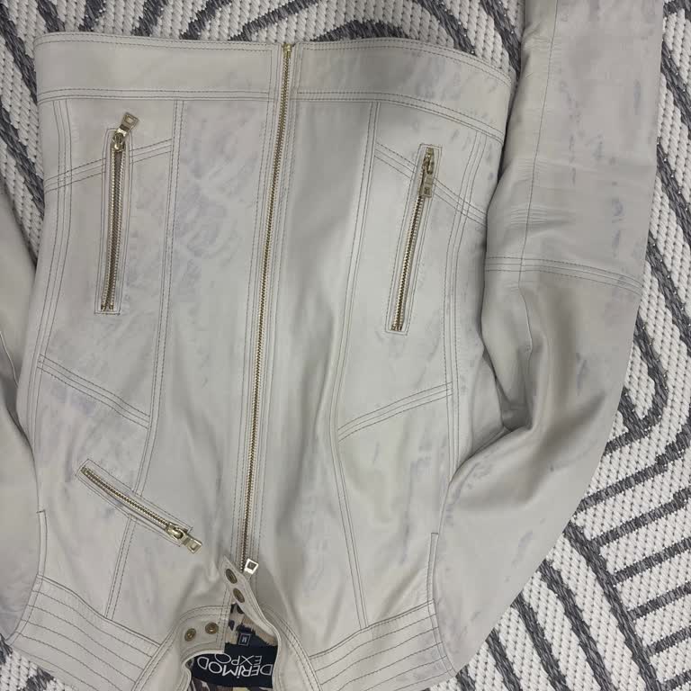 Derimod Ceketin Renk Değişimi Ve Mağaza İlgisizliği Karşısında Güven Kaybı