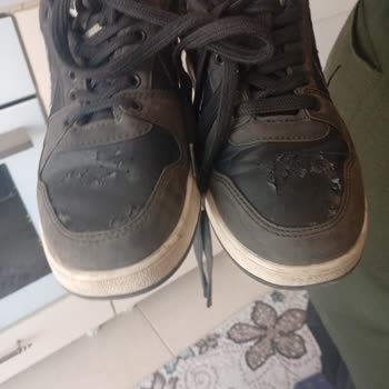 Hepsiburada Ve Spor Noktası'ndan Cevap Almadan Kısa Sürede Bozulan Hummel Ayakkabı İçin İade Talebi