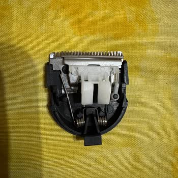 Lexus Sakal Şekillendirme Aletinde Kırılan Kesici Parça İçin Yedek Parça Talebi