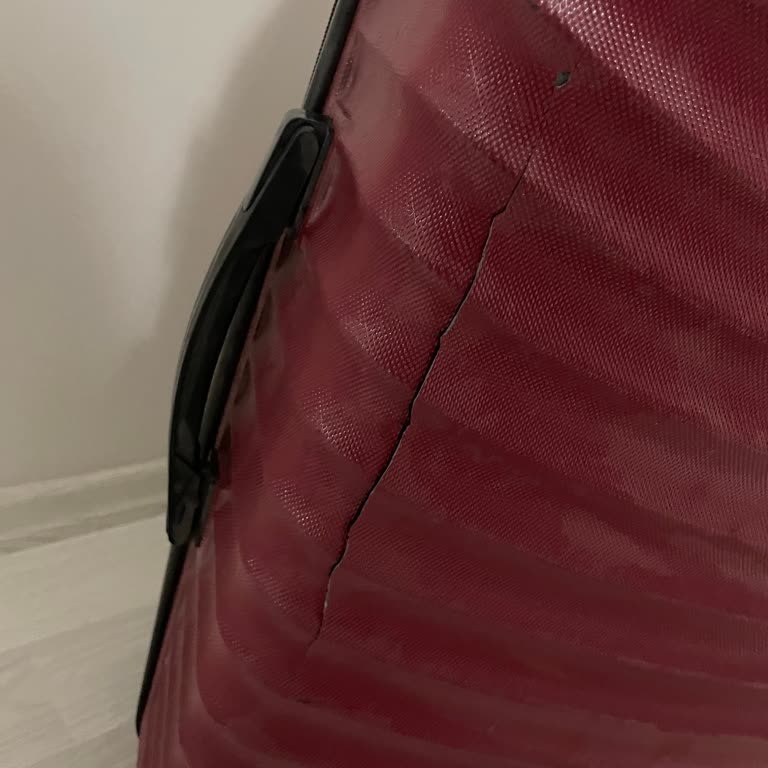 Kırık Valiz Teslimatı İçin Tazminat Talebi