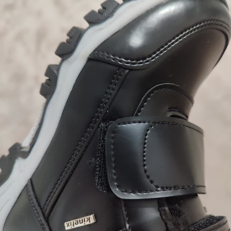 Sol Ayak Dikişi Çocuğumun Botunu Kullanamaz Hale Getirdi Mağaza Değişim Reddediyor