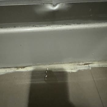 Sur Yapı Banyo Dolabı Aynası Düşmesi