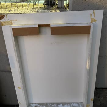 Sur Yapı Banyo Dolabı Aynası Düşmesi