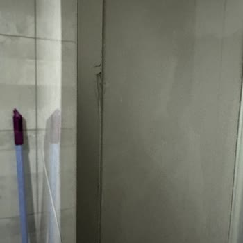 Sur Yapı Banyo Dolabı Aynası Düşmesi