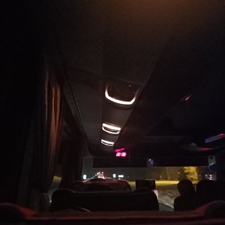 Otobüs Şoförünün Sigara İçmesi Ve Aşırı Sıcaklık Yolcuları Sağlık Riski Altına Soktu