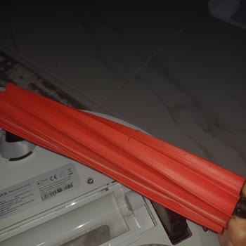 Kauçuk Fırça 12 Gün İçinde Yırtıldı, Ücretsiz Değişim Talep Ediliyor