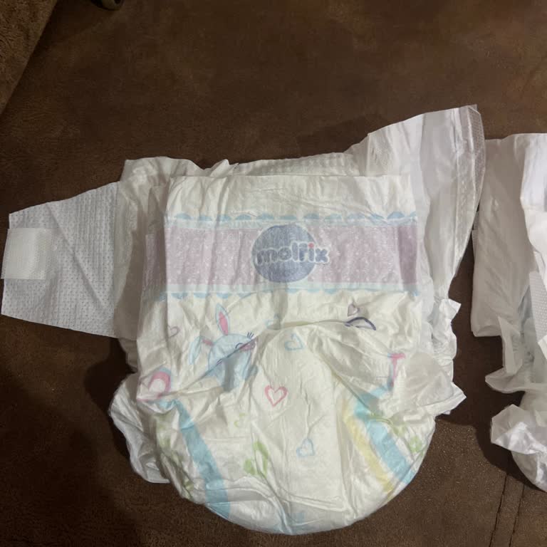 Molfix Junior 5 Numaralı Bezlerde Üretim Hatası: Yapıştırma Kısmı Olmayan Bezler