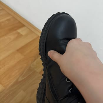 Satışta Verilen 2 Yıl Garantisi 6 Aya Düşürüldü, Botlarda Açılma Ve Yırtılma Sorunu