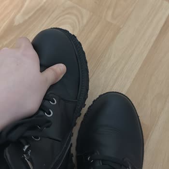 Satışta Verilen 2 Yıl Garantisi 6 Aya Düşürüldü, Botlarda Açılma Ve Yırtılma Sorunu