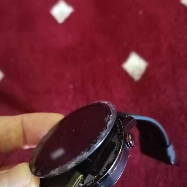 Huawei Akıllı Saat Ekranının Yerinden Çıkması Sorunu Ve Değişim Talebi