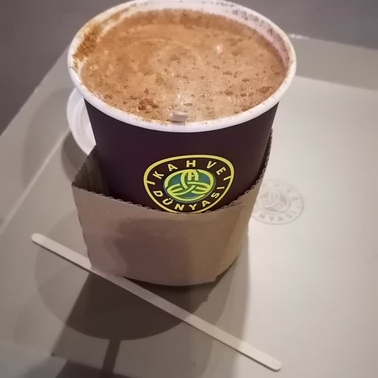 Kahve Dünyası Galataport Şubesinde Görsel Yanıltması Ve Ürün Farkı