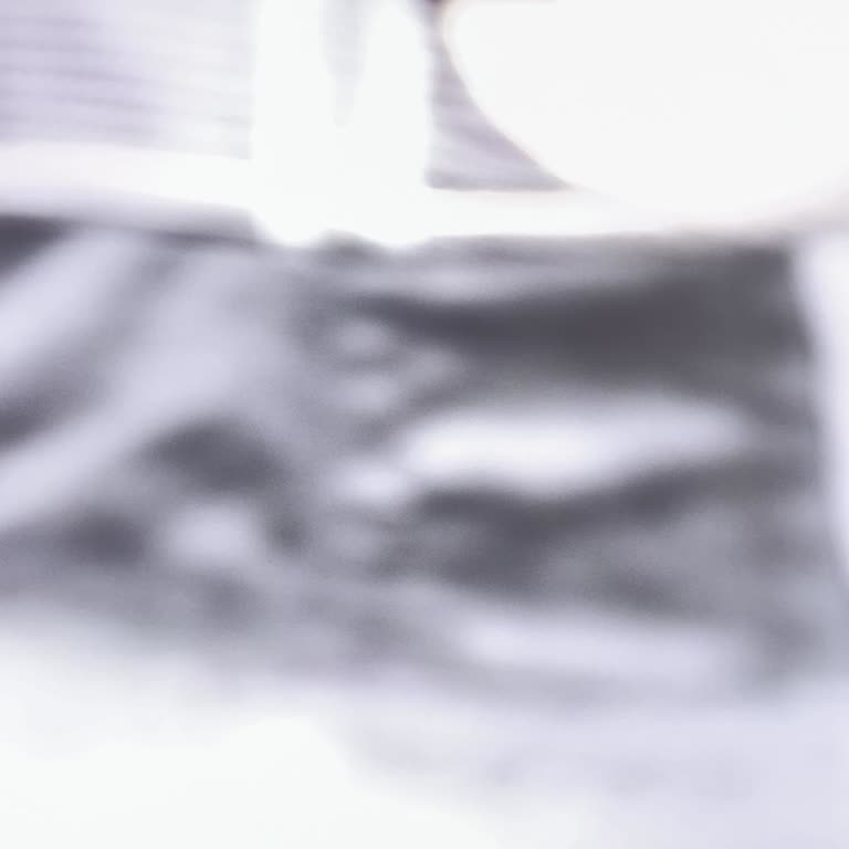 Aşırı Kalabalık Ve Havalandırması Çalışmayan Otobüste Konforsuz Seyahat