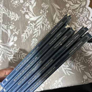 Aras Kargo'dan Hasarlı Kitap Teslimi Ve Apartman Kapısına Bırakılma