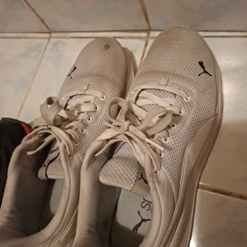 FLO Ayakkabı Deforme Olan Üç Ayakkabı İçin Hızlı Olumsuz İnceleme