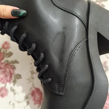 Deichmann Refuses to Exchange Defective Boot Bought in Promotion