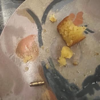 Yemeksepeti Sambalı Tatlıda Metal Parça: Gıda Güvenliği İhlali