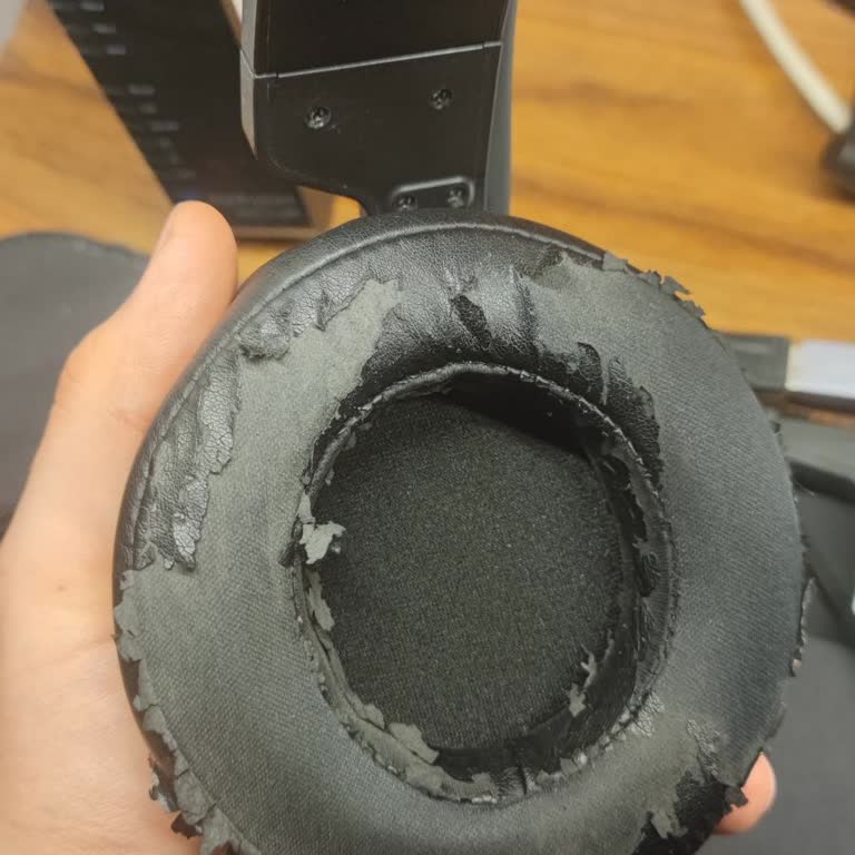 Rampage Kulaklık Pedleri Soyuluyor, Yedek Parça Talep Ediliyor