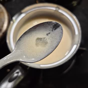 Son Kullanma Tarihi Geçmemiş Salepte Jel Parçaları Görmek Güven Kırıcı