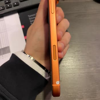 İPhone 17 Pro Max Turuncu Renk Hızlı Deformasyon Ve Servis Geçiştirme Şikayeti