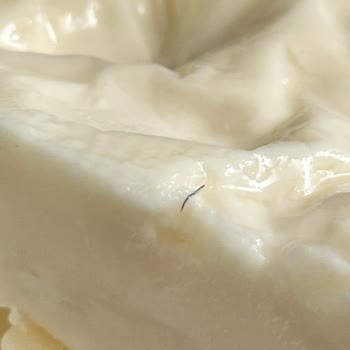 Ezine Tam Yağlı Peynirde Metal Parça Çıktı