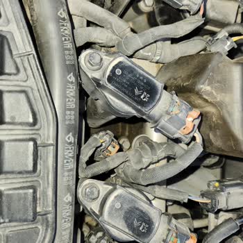 Peugeot Yetkili Serviste Yağ Sızıntısı Ve Arka Travers Sesine Çözüm Talebi