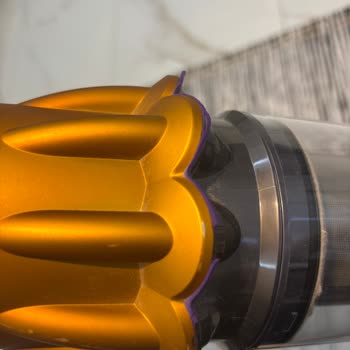 Garanti Kapsamındaki Dyson Süpürgemde Plastik Soyulma Ve Çekiş Gücü Azaldı