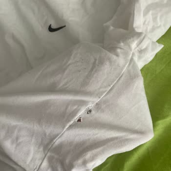 Markalı Tişörtte 2 Kullanımda Dikiş Yırtılması Ve Ücret İadesi Talebi