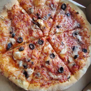 Domino's Pizza Mantar Sever Pizza’da Mantar Eksikliği