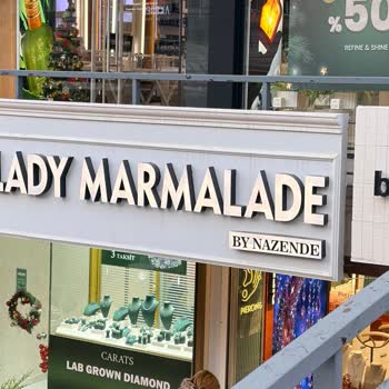 Lady Marmalade By Nazende Kaplaması Çöken Gümüş Yüzük Ve Küçümseyici Müşteri Tutumu