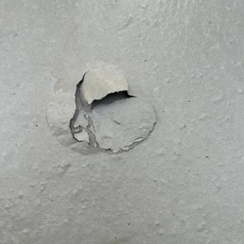 İsonem Zemin Kaplamasında Kabarma Ve Soyulma Sorunu