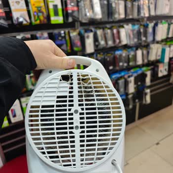 Kiwi Fanlı Isıtıcı Alev Aldı, Hızlı Bozuldu Ve İş Yerinde Yangın Tehlikesi Oluşturdu