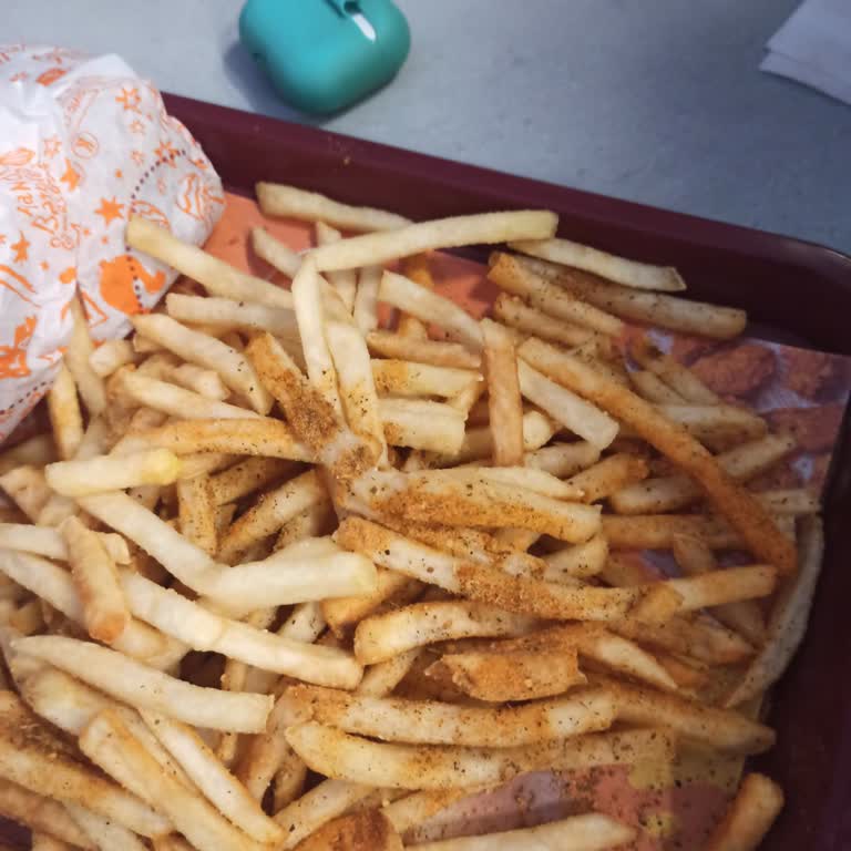 Kajunlu Patates Siparişim Sürekli Yanlış Hazırlanıyor Ve Çalışanlar Ses Tonlarını Yükseltiyor