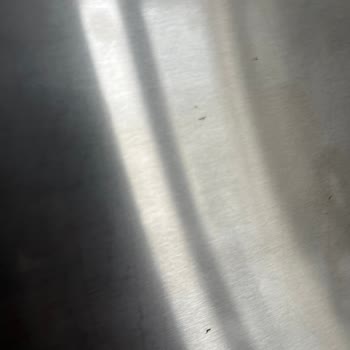 Garanti Süresi Dolmuş Bosch Inox Buzdolabı Kapağında Paslanma Ve 10.500 TL Ücret Talebi